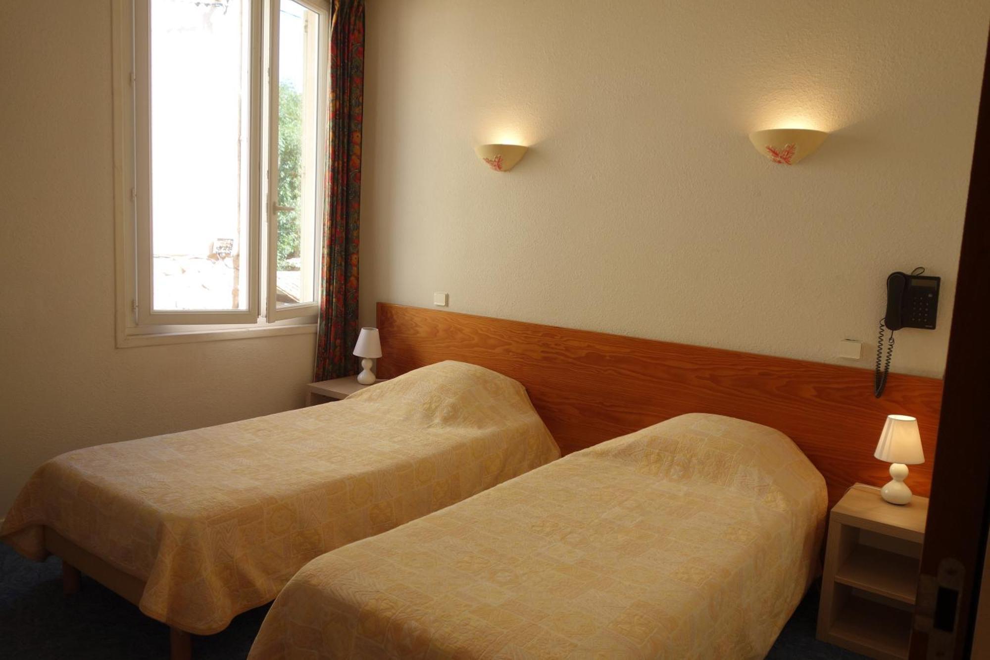 Hotel Le Prejoly Saint-Vallier-de-Thiey Zimmer foto