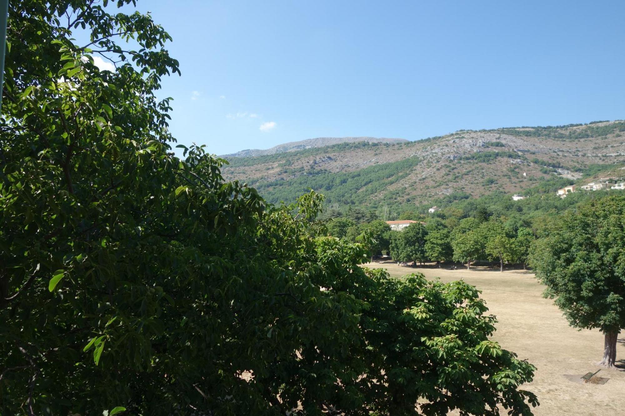 Hotel Le Prejoly Saint-Vallier-de-Thiey Zimmer foto
