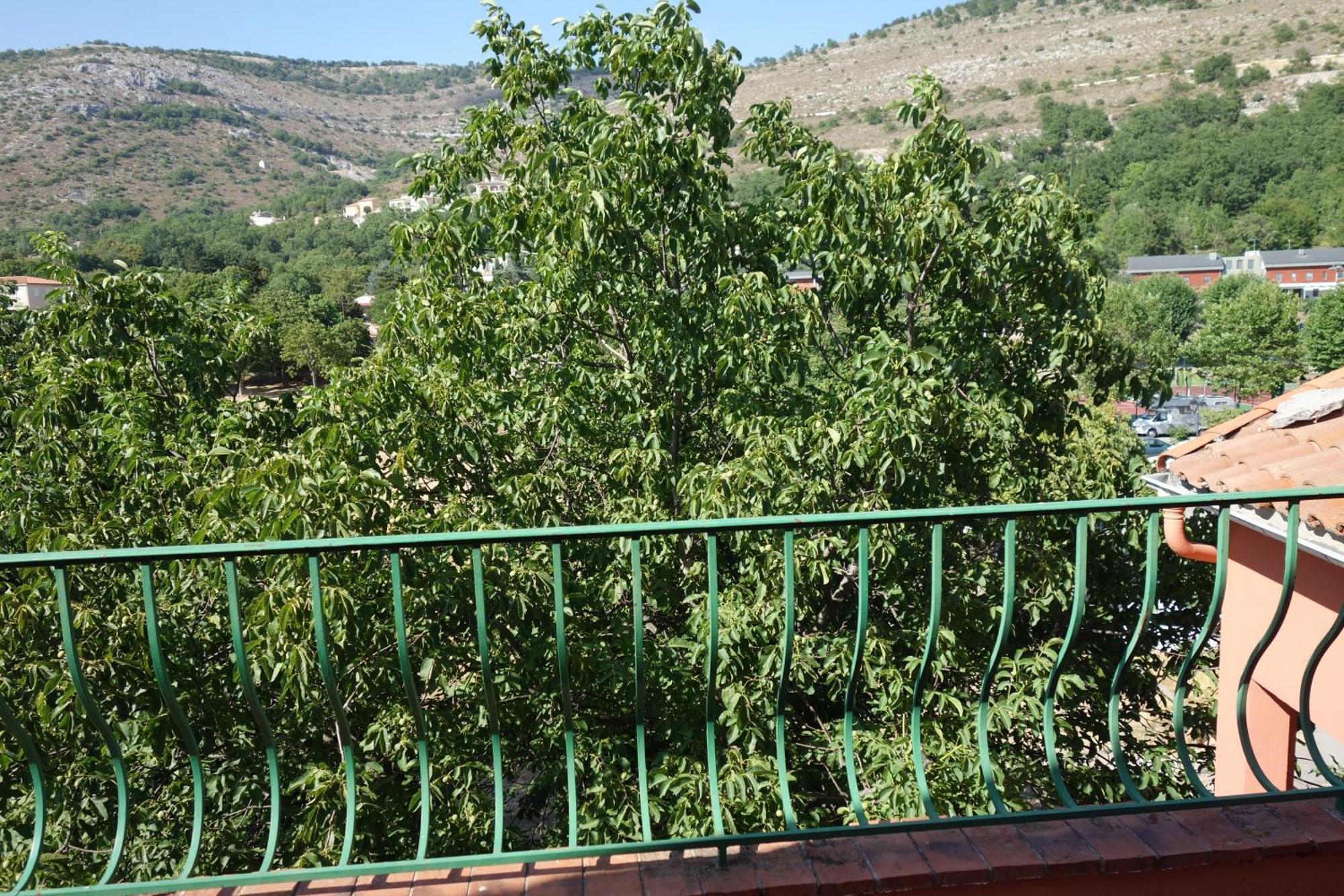 Hotel Le Prejoly Saint-Vallier-de-Thiey Zimmer foto