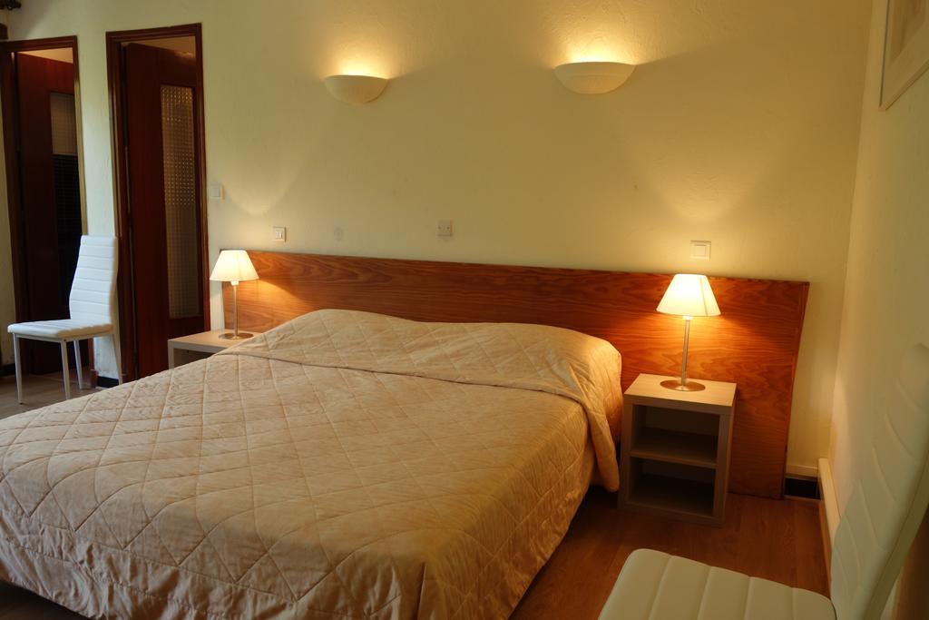 Hotel Le Prejoly Saint-Vallier-de-Thiey Zimmer foto